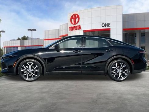 Used 2024 Toyota Crown Limited image 9