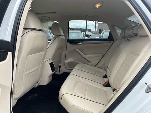 Used 2016 Volkswagen Passat 1.8T SE image 12