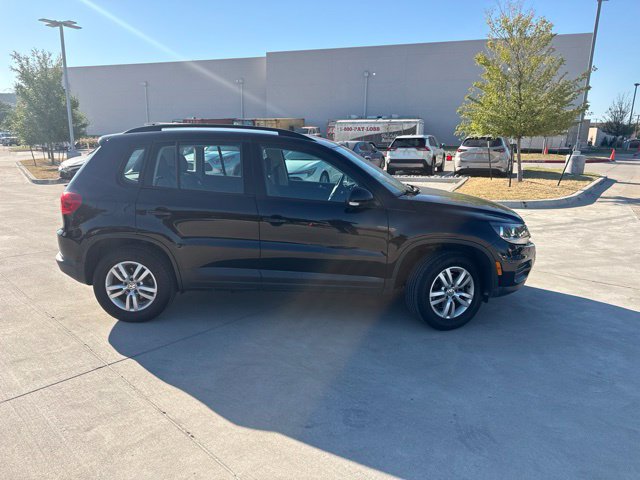 Used 2016 Volkswagen Tiguan S FWD image 2