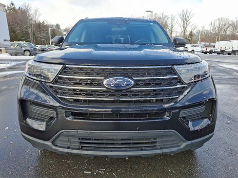 Certified 2022 Ford Explorer XLT image 2