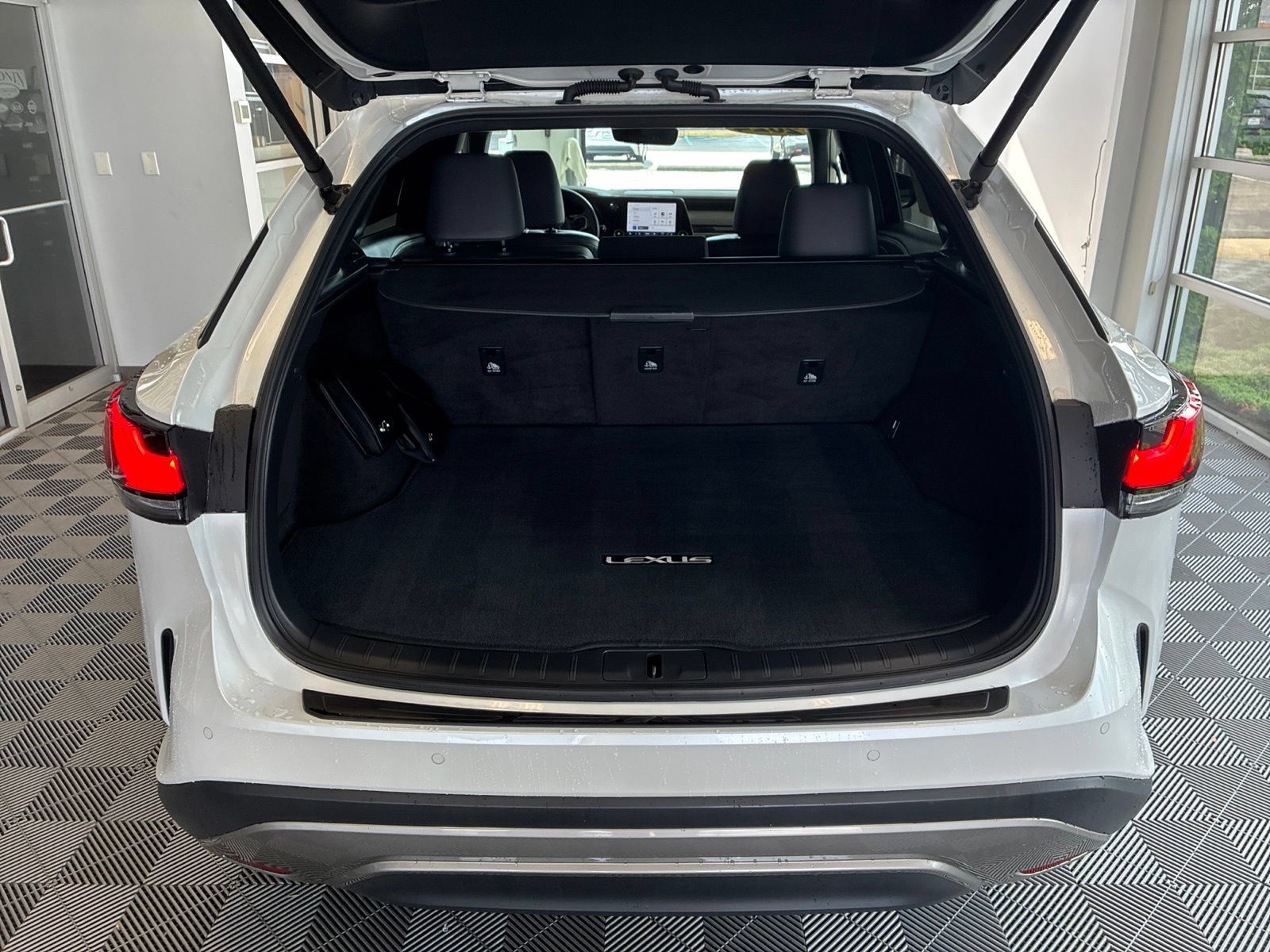 Used 2024 Lexus RX 350 AWD image 11