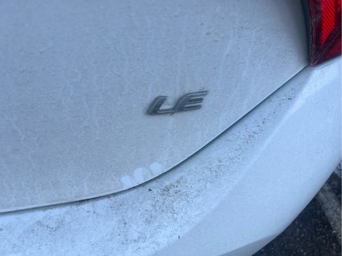 Used 2015 Toyota Corolla LE image 6