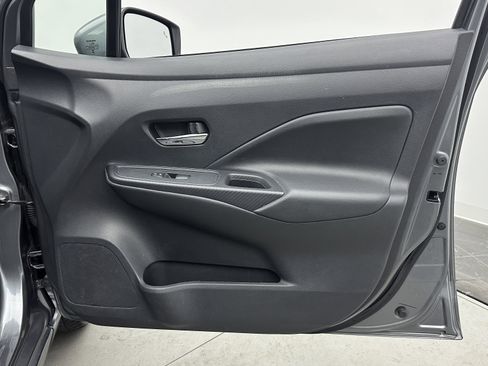 Used 2023 Nissan Versa SV image 30