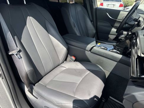 Used 2024 Toyota Mirai w/ Advanced Technology Package image 25