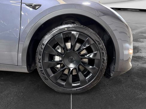 Used 2022 Tesla Model Y Long Range AWD/4WD image 35