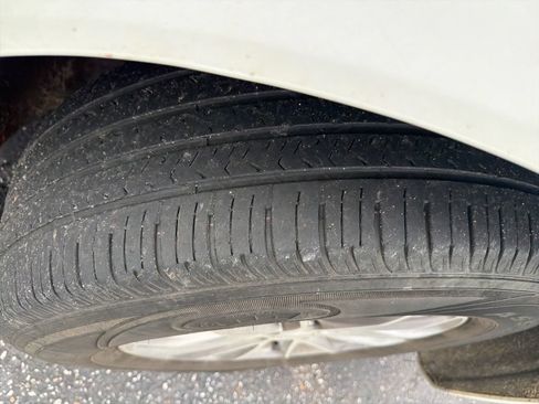 Used 2022 Buick Enclave Premium FWD image 8