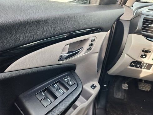 Used 2016 Honda Pilot Touring image 10