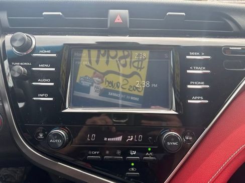 Used 2018 Toyota Camry XSE FWD image 28