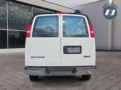 Used 2025 GMC Savana 2500 w/ Driver Convenience Package RWD image 4