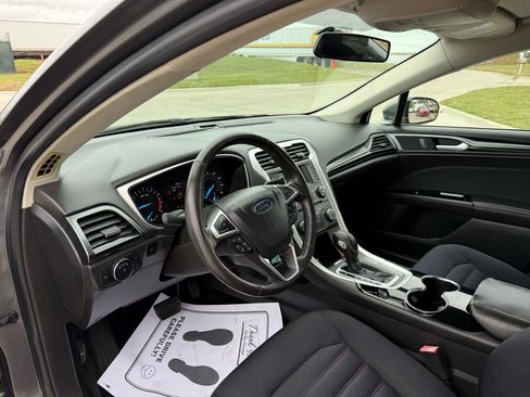 Used 2014 Ford Fusion SE w/ Equipment Group 201A FWD image 14