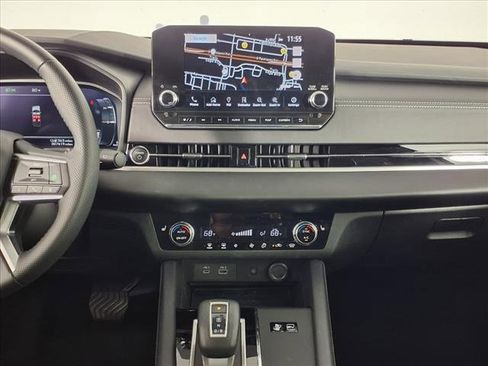 Used 2024 Mitsubishi Outlander SE image 16