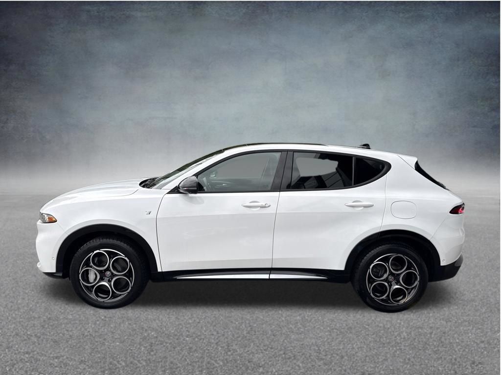 Used 2024 Alfa Romeo Tonale Ti w/ Active Assist Package AWD/4WD image 2