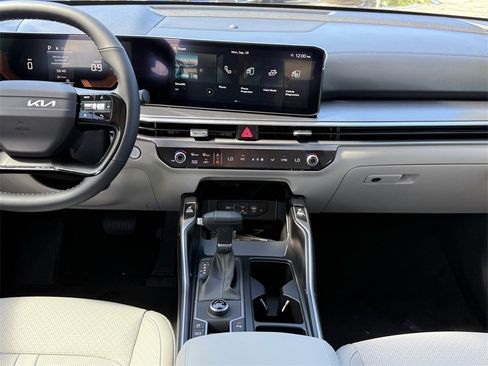 New 2026 Kia Sorento S w/ S Panoramic Sunroof Package image 16