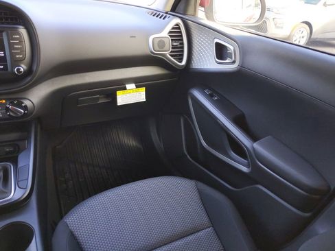 Certified 2022 Kia Soul LX w/ Technology Package image 14