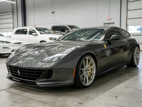 Used 2018 Ferrari GTC4Lusso AWD/4WD image 5