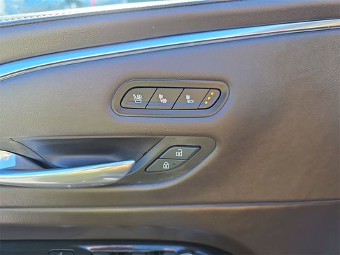 Used 2022 Cadillac Escalade Premium Luxury w/ LPO, Radiant Package image 20