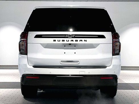 Used 2024 Chevrolet Suburban Z71 image 9