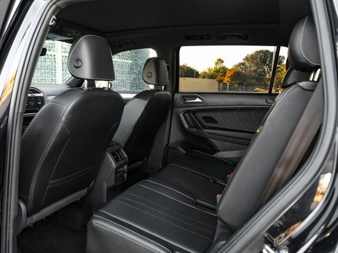 Used 2022 Volkswagen Tiguan SE R-Line image 37