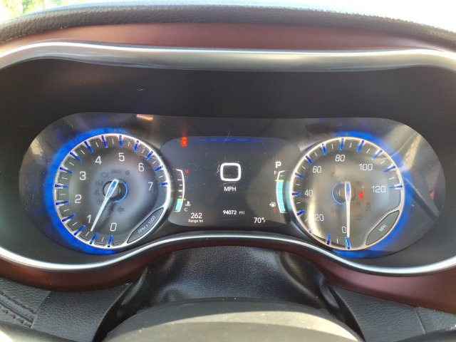 Used 2020 Chrysler Pacifica Limited FWD image 17