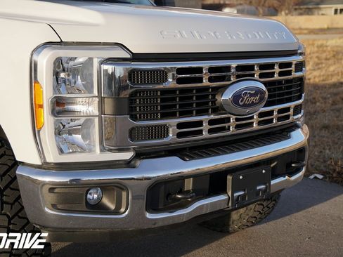 Used 2023 Ford F350 XLT image 3