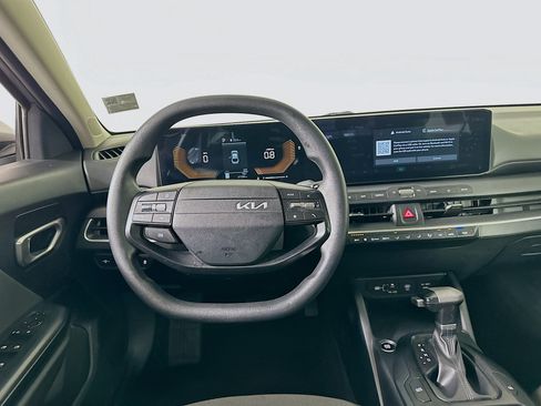 Used 2025 Kia K4 FWD image 17