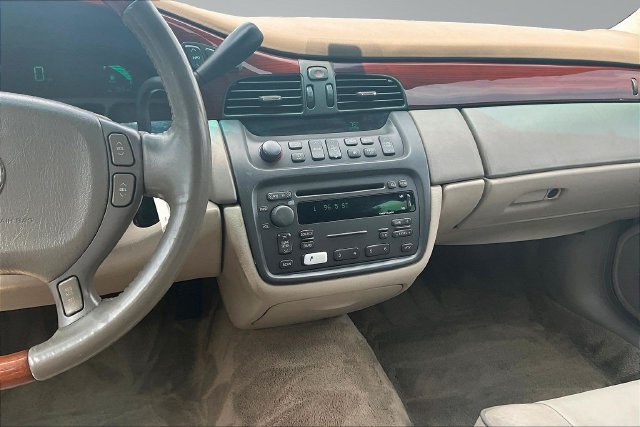 Used 2005 Cadillac De Ville w/ Limited Edition Package FWD image 9