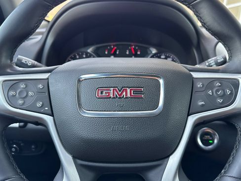 Used 2024 GMC Terrain SLT AWD/4WD image 24
