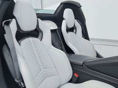 Used 2022 Chevrolet Corvette Stingray Preferred Conv w/ Chrome Exterior Badge Package image 23
