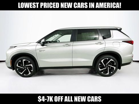New 2024 Mitsubishi Outlander SE image 4