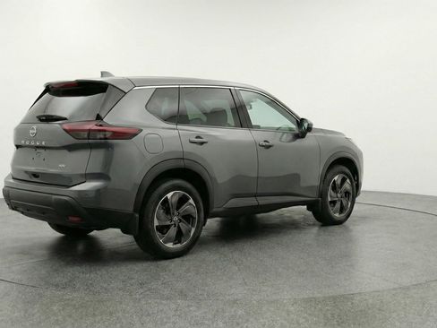 Used 2025 Nissan Rogue SV image 7