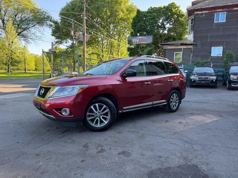 Used 2014 Nissan Pathfinder SL w/ Trailer Tow Package AWD/4WD image 5