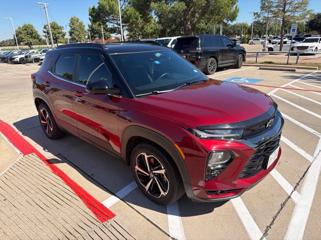 Used 2023 Chevrolet TrailBlazer RS w/ Sun and Liftgate Package FWD image 3