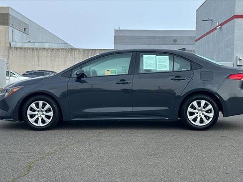 Certified 2025 Toyota Corolla LE image 9