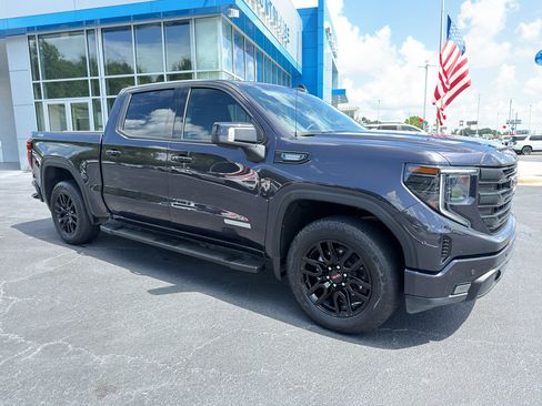 Used 2025 GMC Sierra 1500 Elevation AWD/4WD image 2
