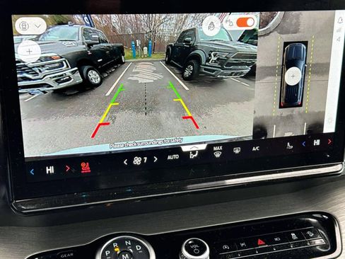 Used 2025 Ford Expedition Platinum AWD/4WD image 31