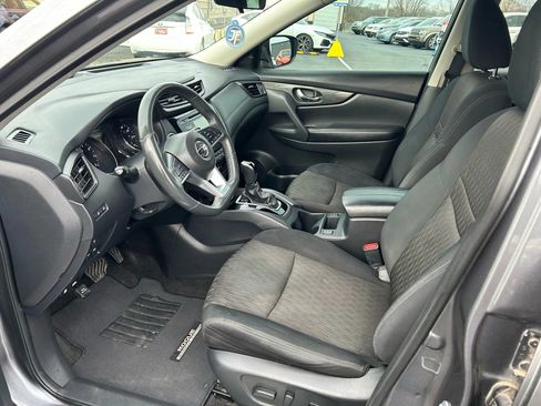 Used 2017 Nissan Rogue SV w/ Midnight Edition Package FWD image 2