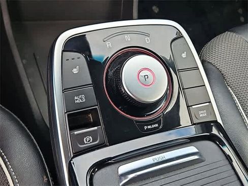 Used 2022 Kia Niro EX image 33