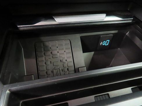 Used 2025 Ford F350 Platinum w/ FX4 Off-Road Package image 70