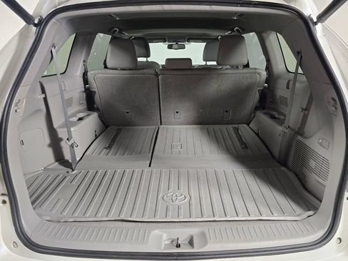 Used 2015 Toyota Highlander XLE AWD/4WD image 16