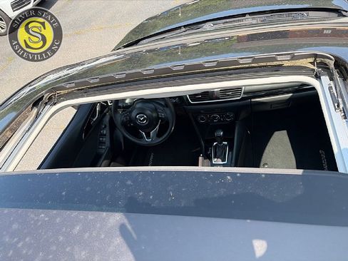 Used 2016 MAZDA MAZDA3 i Touring FWD image 28