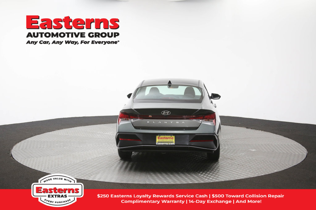 Used 2024 Hyundai Elantra SEL FWD image 36