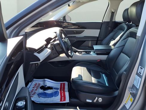 Used 2024 Lincoln Nautilus Premier image 23