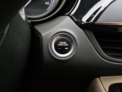 Used 2018 Buick Envision Essence image 22