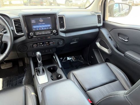 Used 2024 Nissan Frontier SL w/ Technology Package RWD image 24