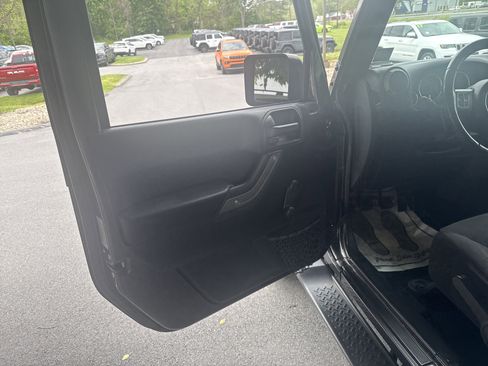 Used 2016 Jeep Wrangler Unlimited Sport w/ Connectivity Group AWD/4WD image 29