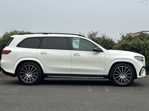 Certified 2025 Mercedes-Benz GLS 580 GLS 580 image 2