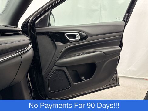 New 2026 Jeep Compass Latitude image 22