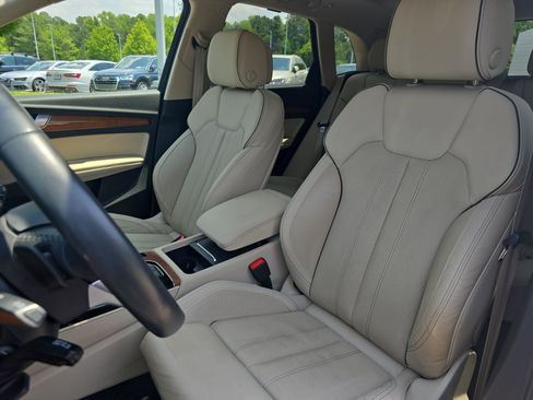 Used 2021 Audi Q5 2.0T Premium Plus w/ Premium Plus Package AWD/4WD image 14