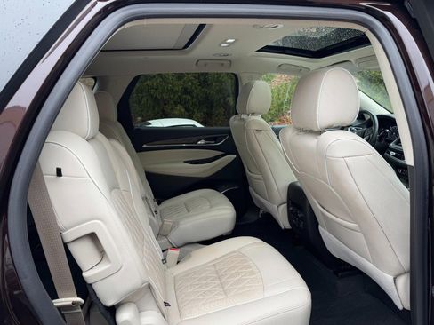 Used 2023 Buick Enclave Avenir w/ Avenir Technology Package image 10