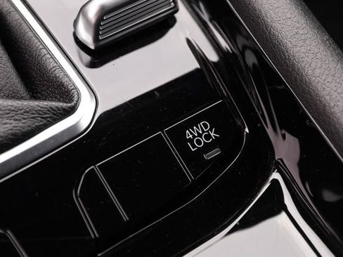 Used 2025 Jeep Compass Limited AWD/4WD image 19